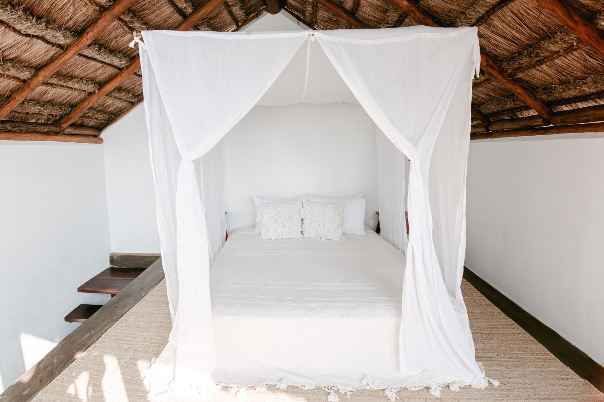 Punta Blanca Beach House Cancun Room photo