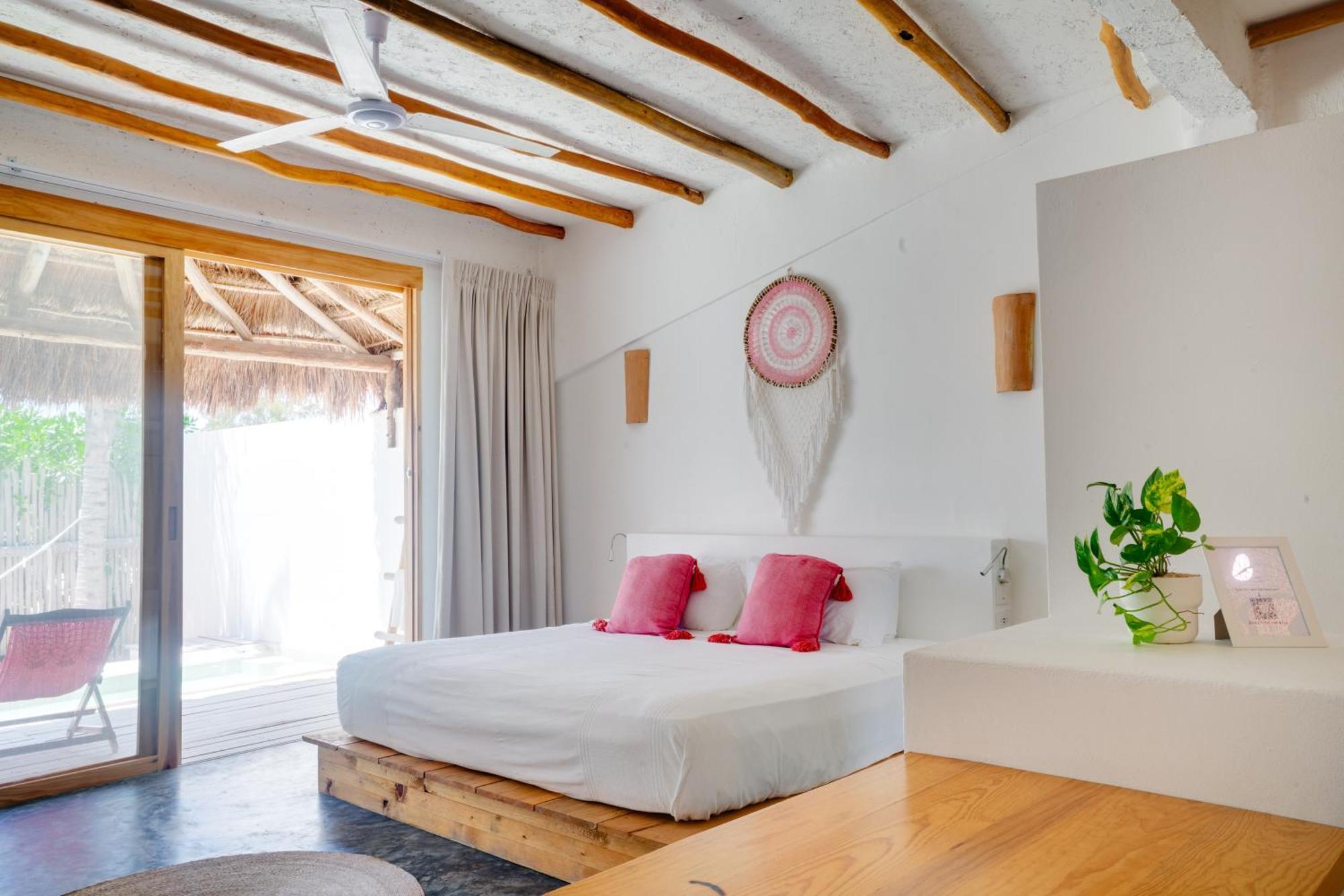 Punta Blanca Beach House Cancun Room photo