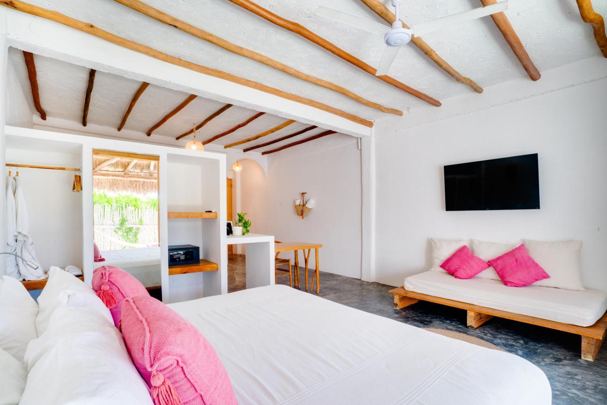Punta Blanca Beach House Cancun Room photo